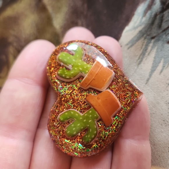 CACTUS BROOCH - Picture 5 of 9